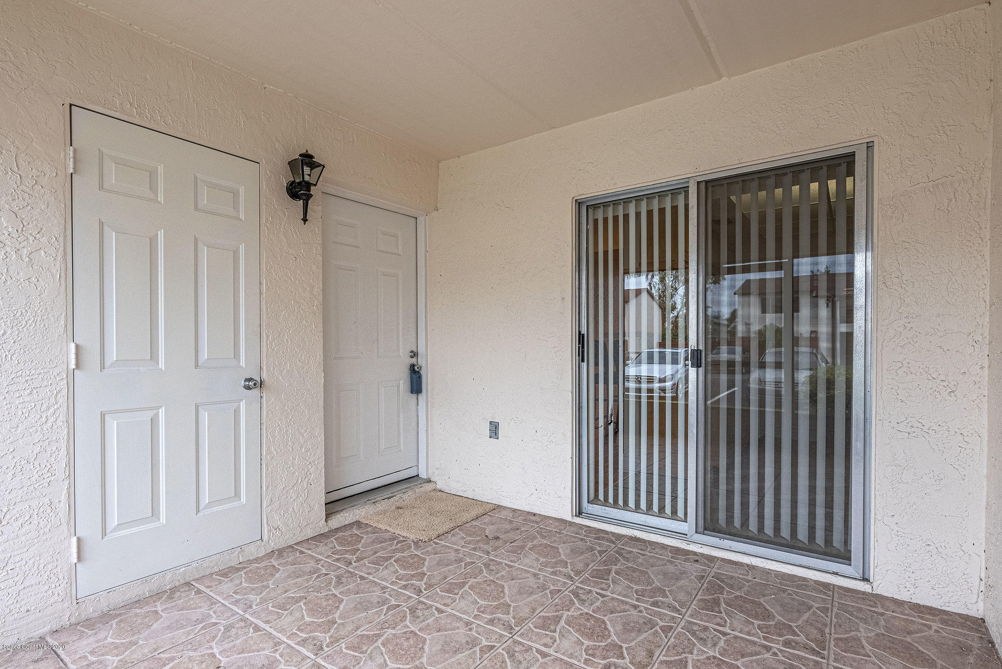719 Ridge Club Drive, Unit 77 Melbourne, FL 32934 - Photo 3 of 28 JC7_5191-HDR