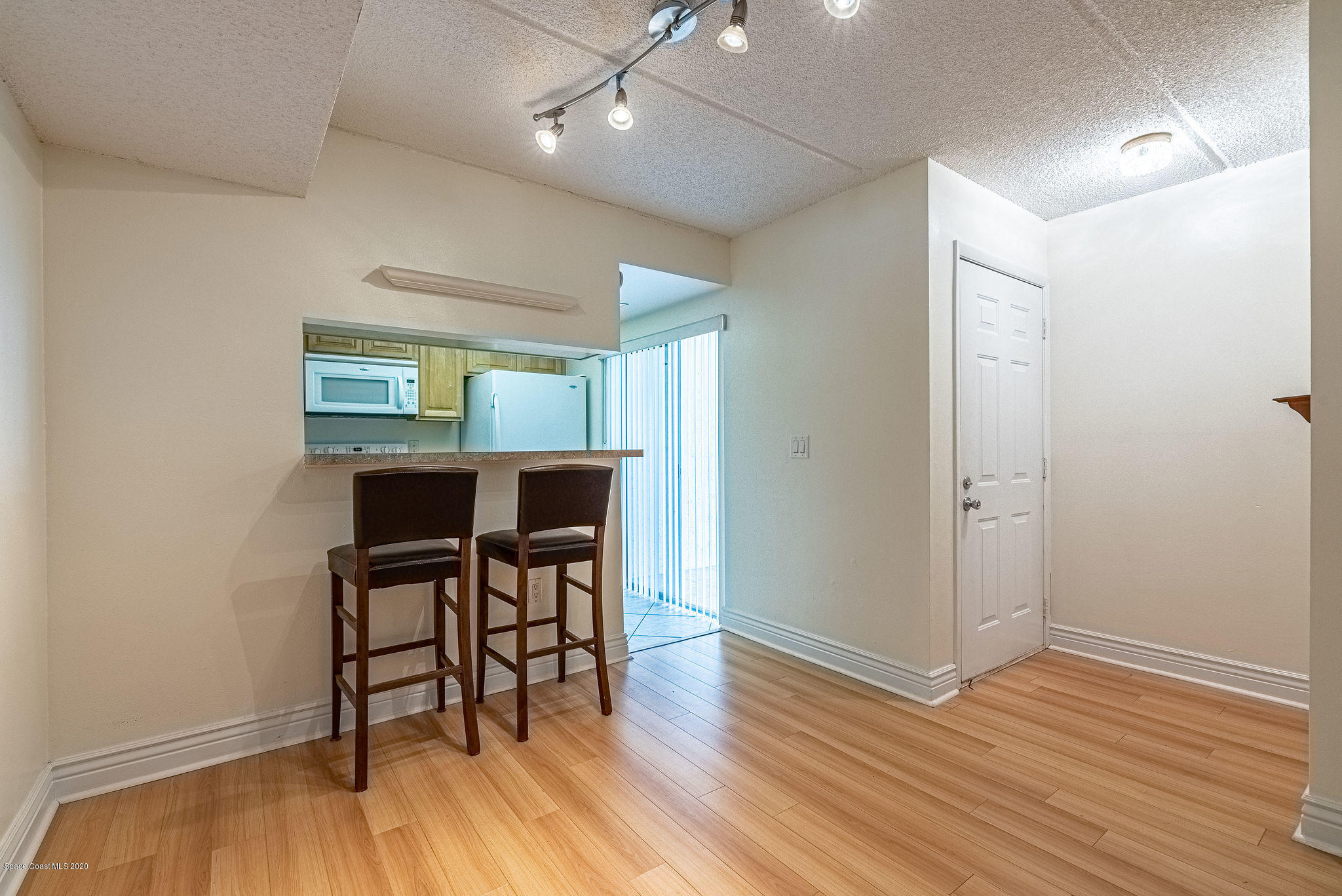 719 Ridge Club Drive, Unit 77 Melbourne, FL 32934 - Photo 7 of 28 JC7_5211-HDR