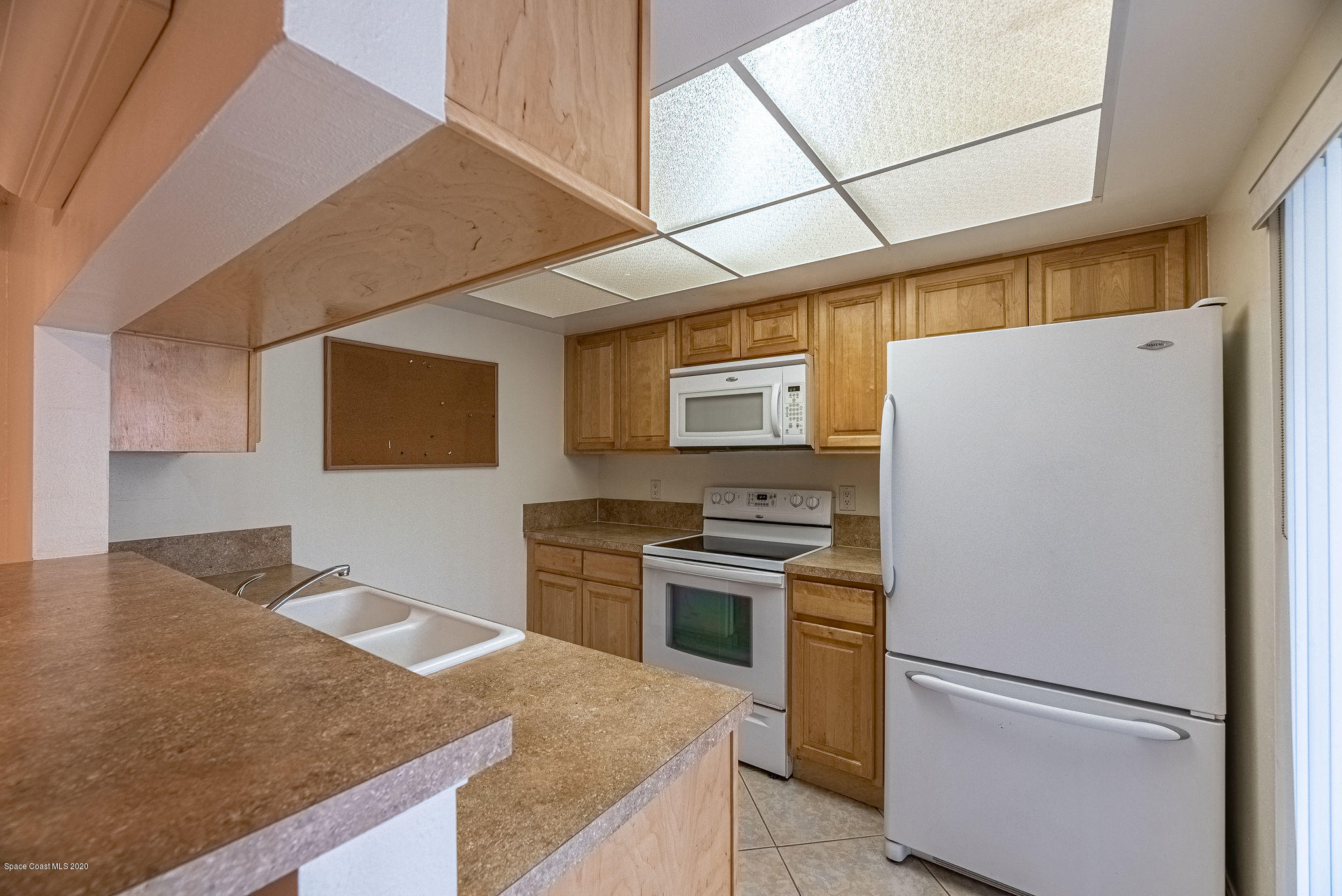 719 Ridge Club Drive, Unit 77 Melbourne, FL 32934 - Photo 9 of 28 JC7_5231-HDR