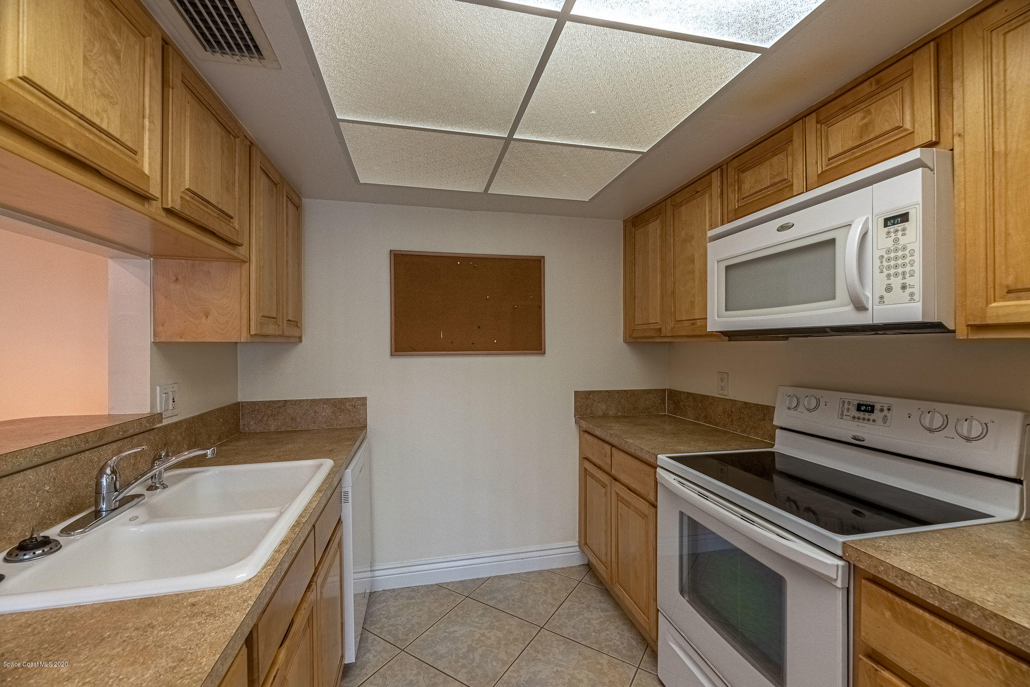 719 Ridge Club Drive, Unit 77 Melbourne, FL 32934 - Photo 10 of 28 JC7_5236-HDR