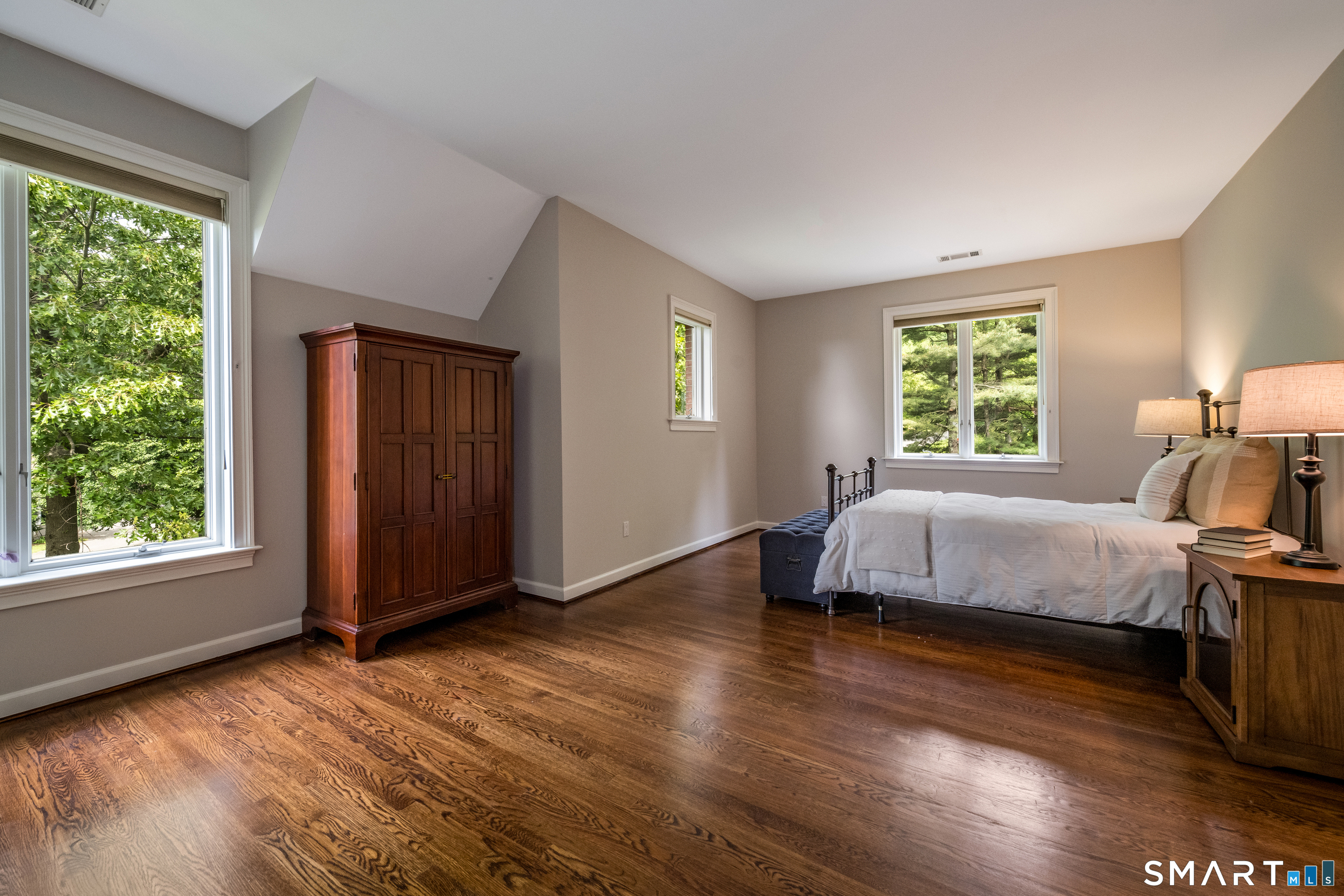 41 Ridgebury Road Avon, CT 06001 - Photo 24 of 40 Ensuite 2 with Private Bath