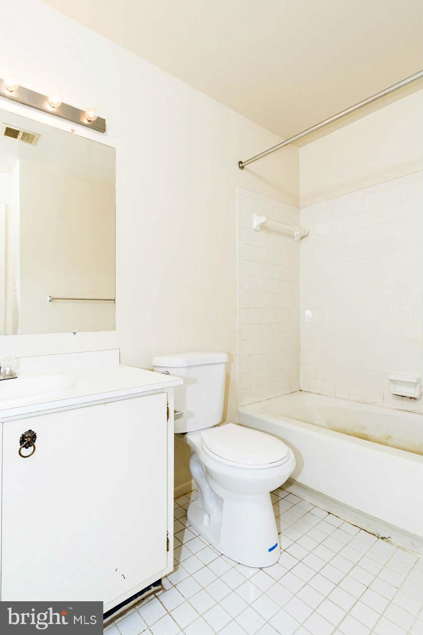 9778 Early Spring Way Columbia, MD 21046 - Photo 13 of 17 Bathroom