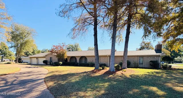 $390,000 | 540 Hillcrest Circle, Cleveland, MS 38732