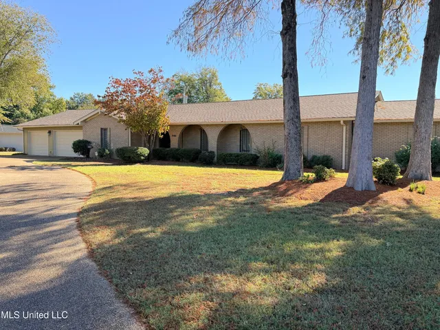 $390,000 | 540 Hillcrest Circle, Cleveland, MS 38732