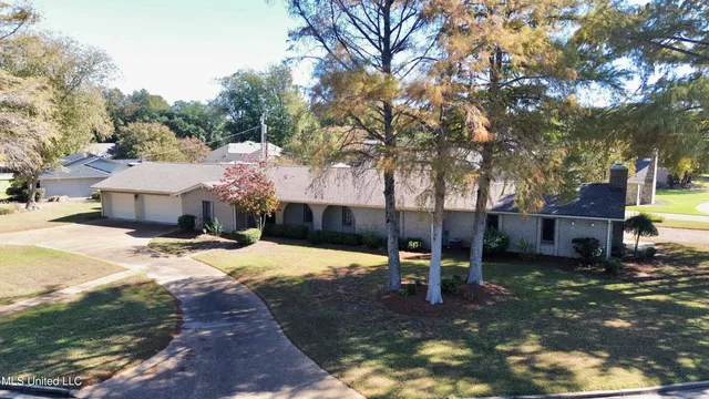 $390,000 | 540 Hillcrest Circle, Cleveland, MS 38732