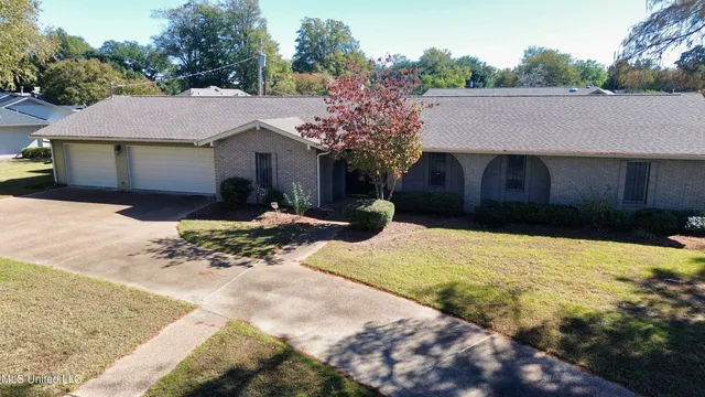 $390,000 | 540 Hillcrest Circle, Cleveland, MS 38732