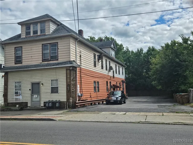 $1,100 | 1037 Walden Avenue, Unit 4, Cheektowaga, NY 14211