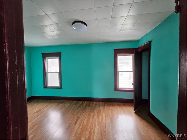 $1,100 | 1037 Walden Avenue, Unit 4, Cheektowaga, NY 14211