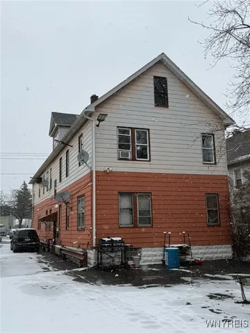 $1,100 | 1037 Walden Avenue, Unit 4, Cheektowaga, NY 14211