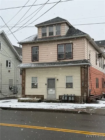 $1,100 | 1037 Walden Avenue, Unit 4, Cheektowaga, NY 14211