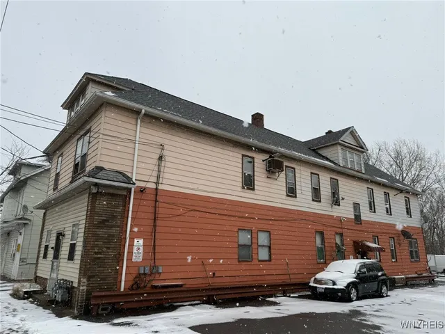$1,100 | 1037 Walden Avenue, Unit 4, Cheektowaga, NY 14211