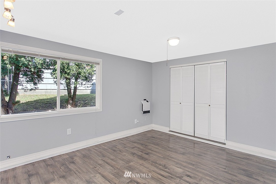 667 Pierce Court Northeast Renton, WA 98056 - Photo 7 of 15