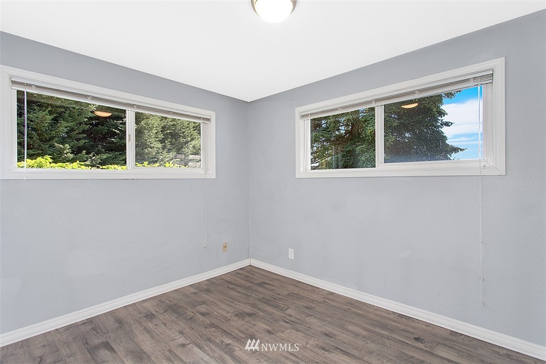667 Pierce Court Northeast Renton, WA 98056 - Photo 10 of 15