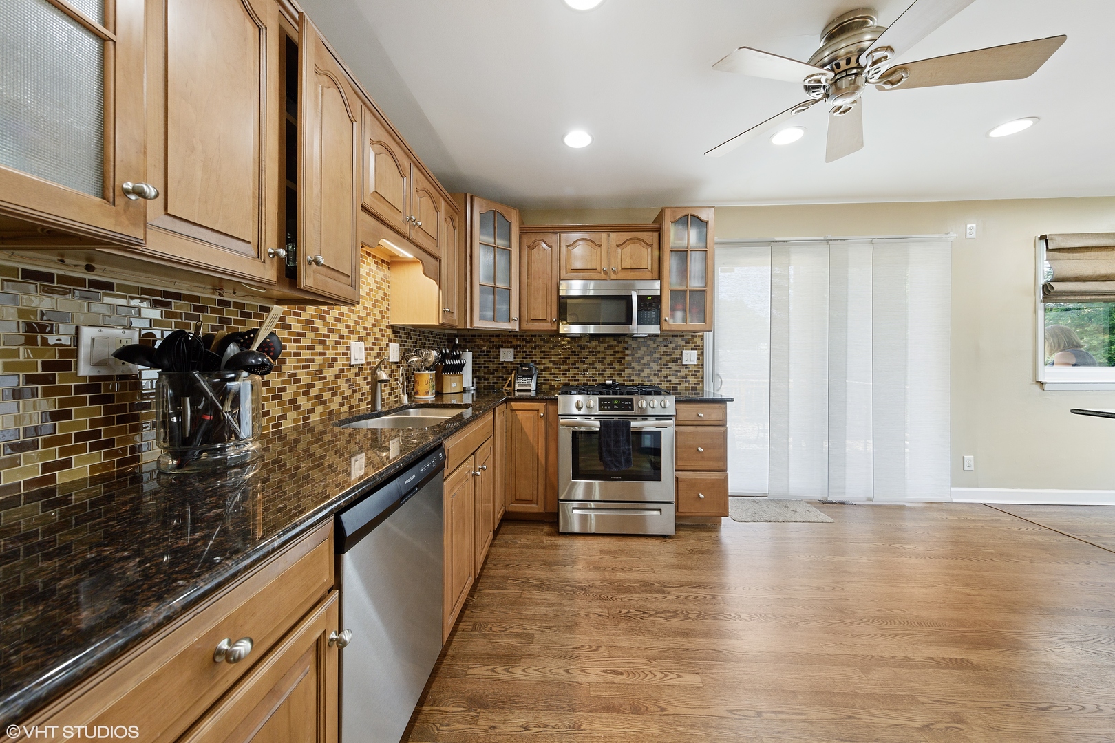 301 North Rohlwing Road Palatine, IL 60074 - Photo 4 of 14 Gallery Image 4