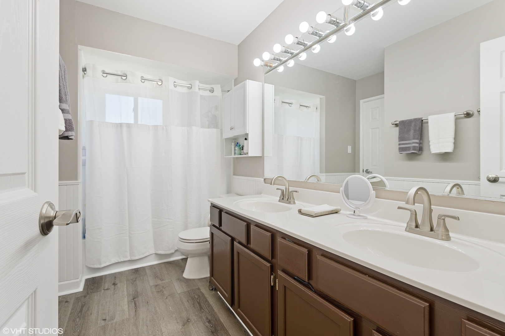 301 North Rohlwing Road Palatine, IL 60074 - Photo 8 of 14 Gallery Image 8