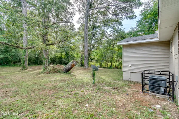 $95,000 | 1872 Shady Ln Drive, Jackson, MS 39204