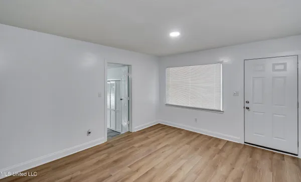 $95,000 | 1872 Shady Ln Drive, Jackson, MS 39204