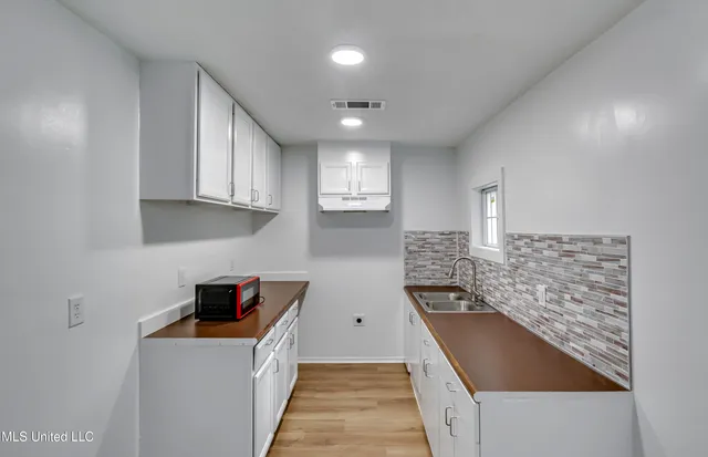 $95,000 | 1872 Shady Ln Drive, Jackson, MS 39204