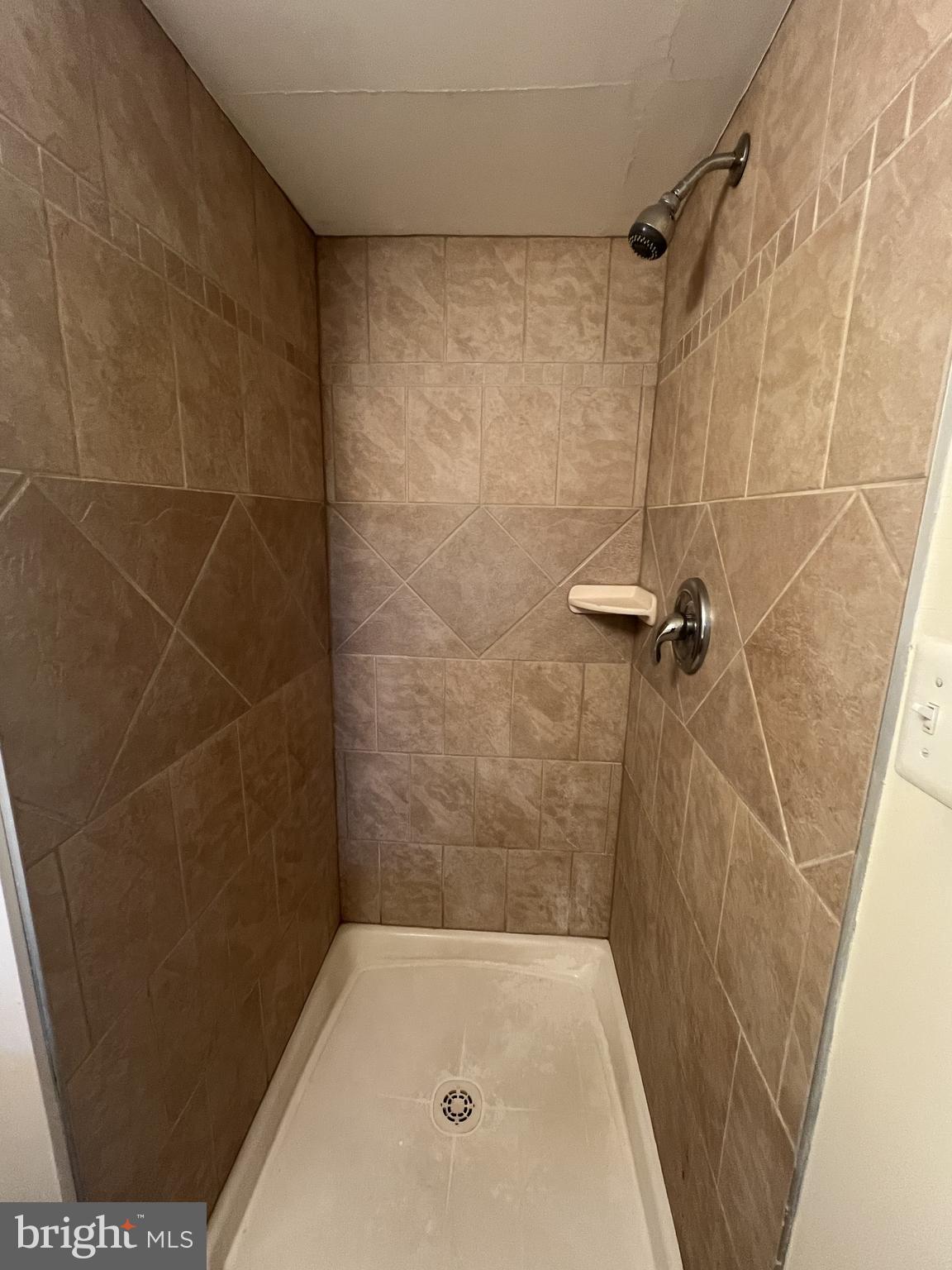 4221 Roland View Avenue Baltimore, MD 21215 - Photo 12 of 14