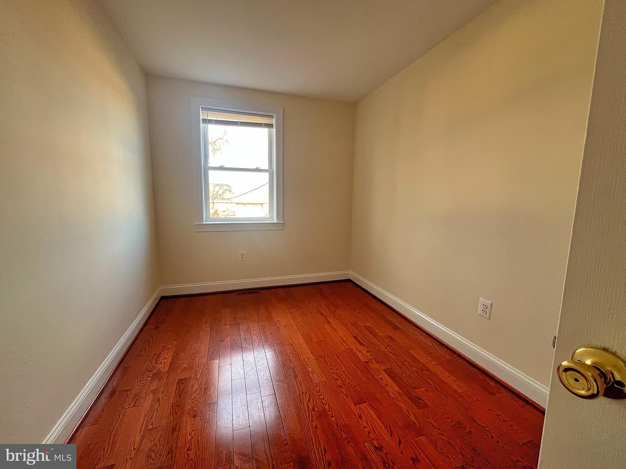 4221 Roland View Avenue Baltimore, MD 21215 - Photo 10 of 14