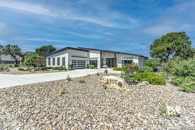 $915,000 | 2705 Campestres, Spring Branch, TX 78070