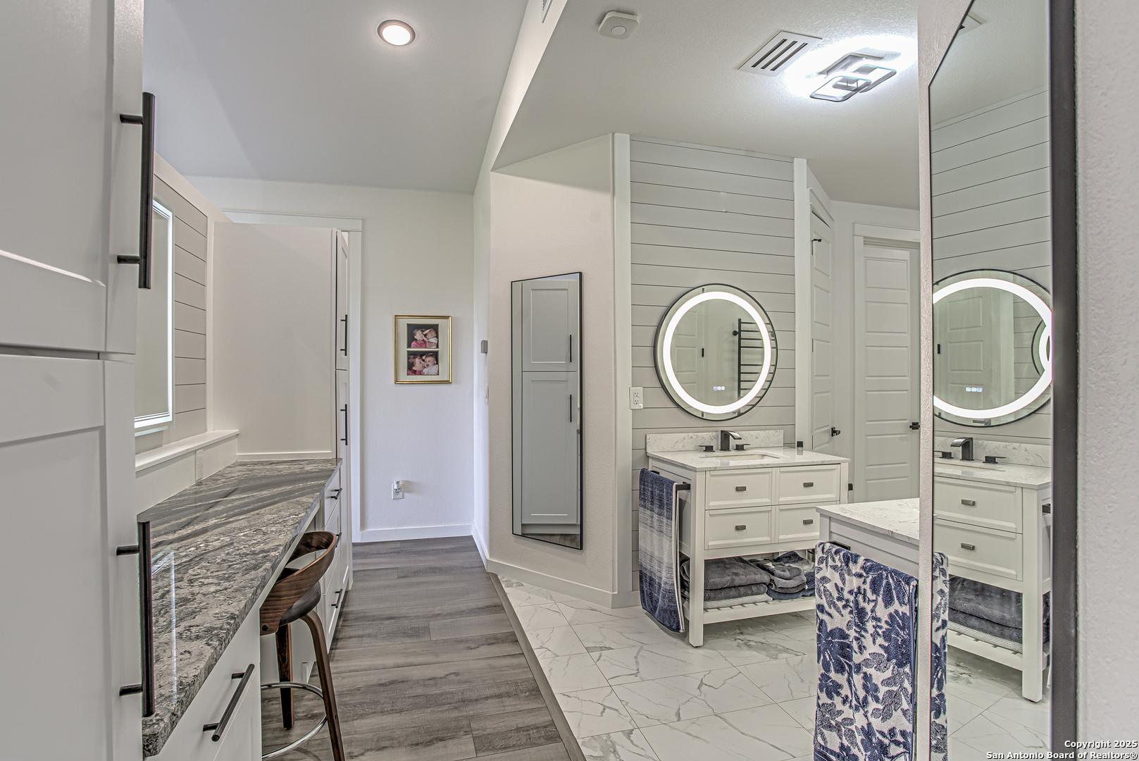 2705 Campestres Spring Branch, TX 78070 - Photo 7 of 35 a view of a hallway with seating space