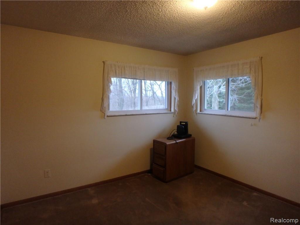 8770 Big Lake Road Clarkston, MI 48346 - Photo 10 of 20 P3210342.JPG