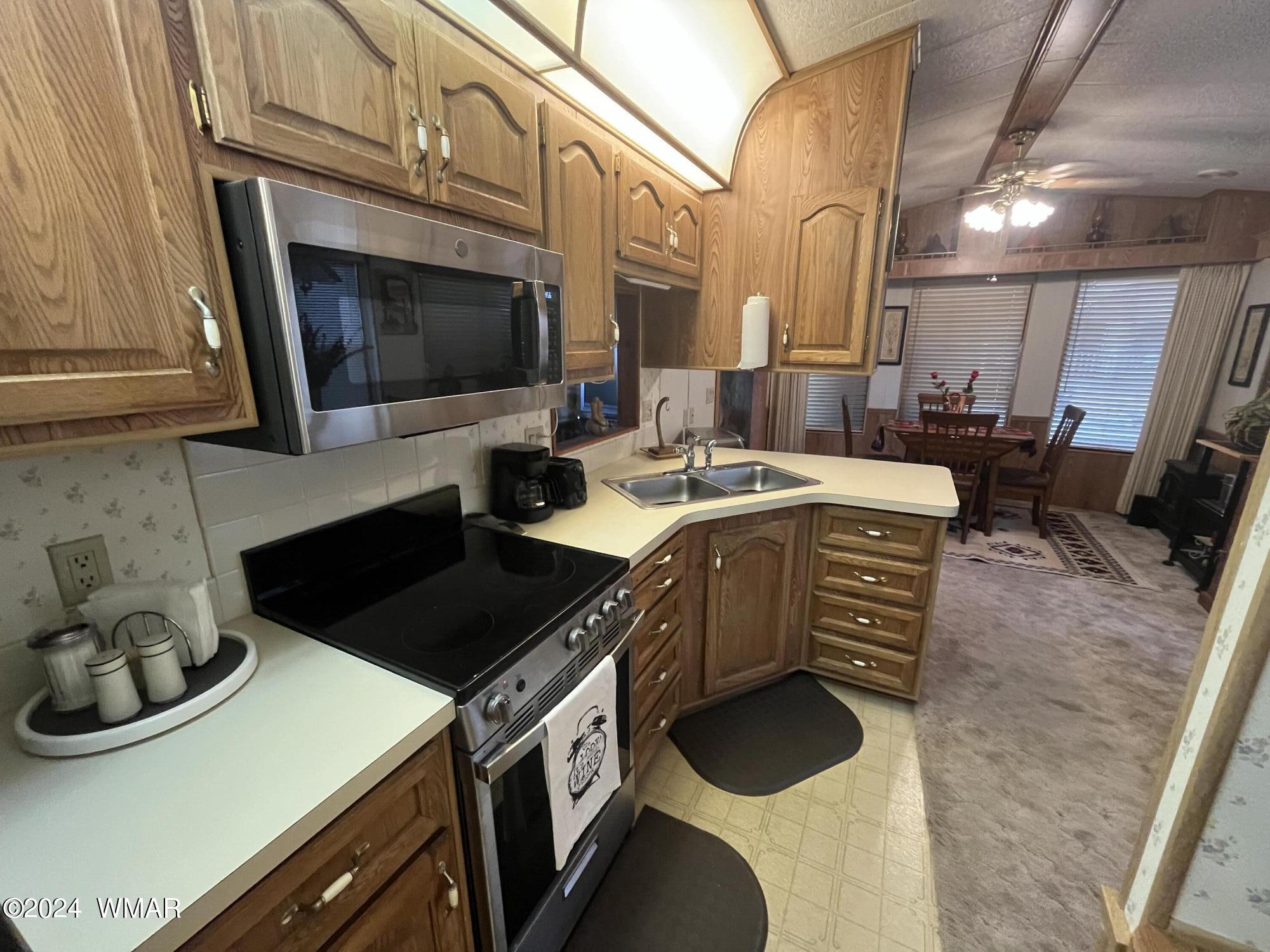 8220 Rainbow Loop, Unit 529 Show Low, AZ 85901 - Photo 12 of 38