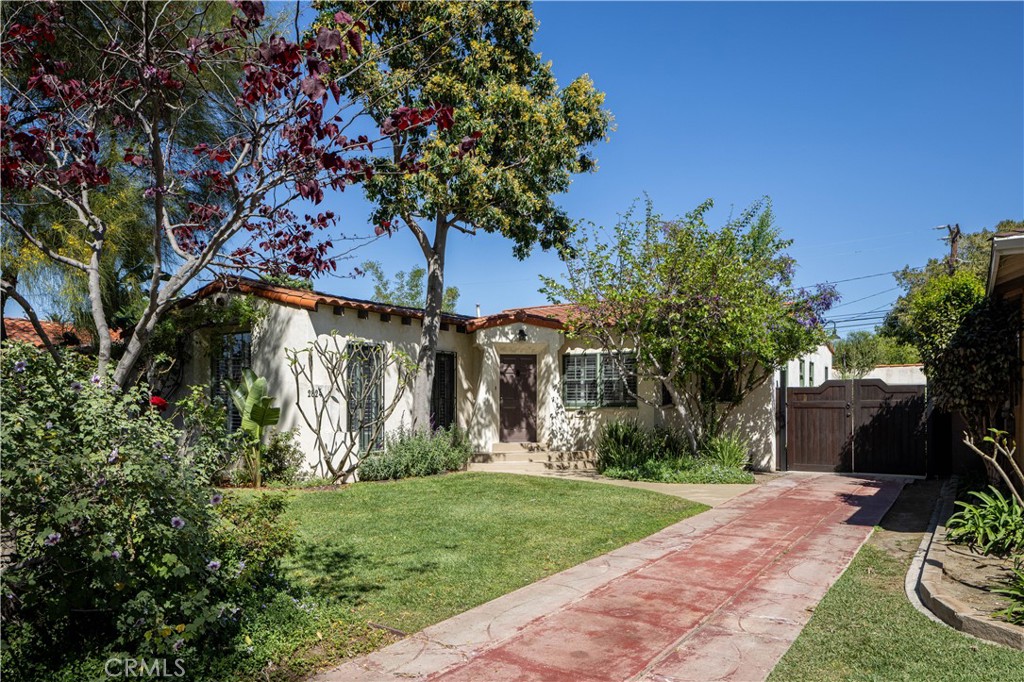 2824 Chestnut Avenue Long Beach, CA 90806 - Photo 2 of 46