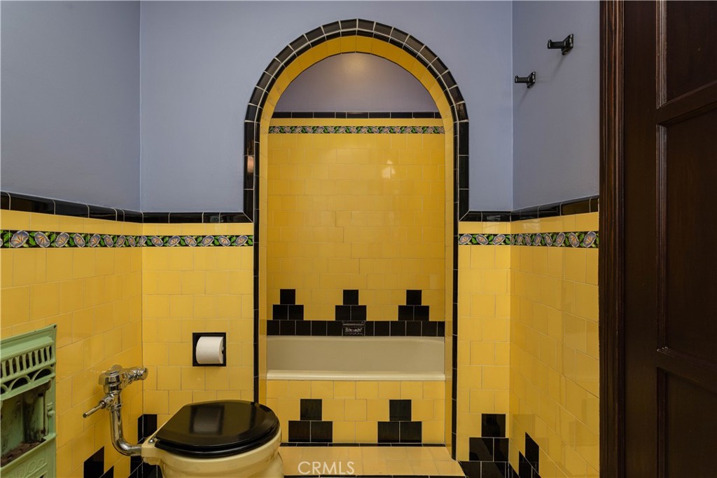 2824 Chestnut Avenue Long Beach, CA 90806 - Photo 25 of 46 Full bathroom tub and shower, all original tiles