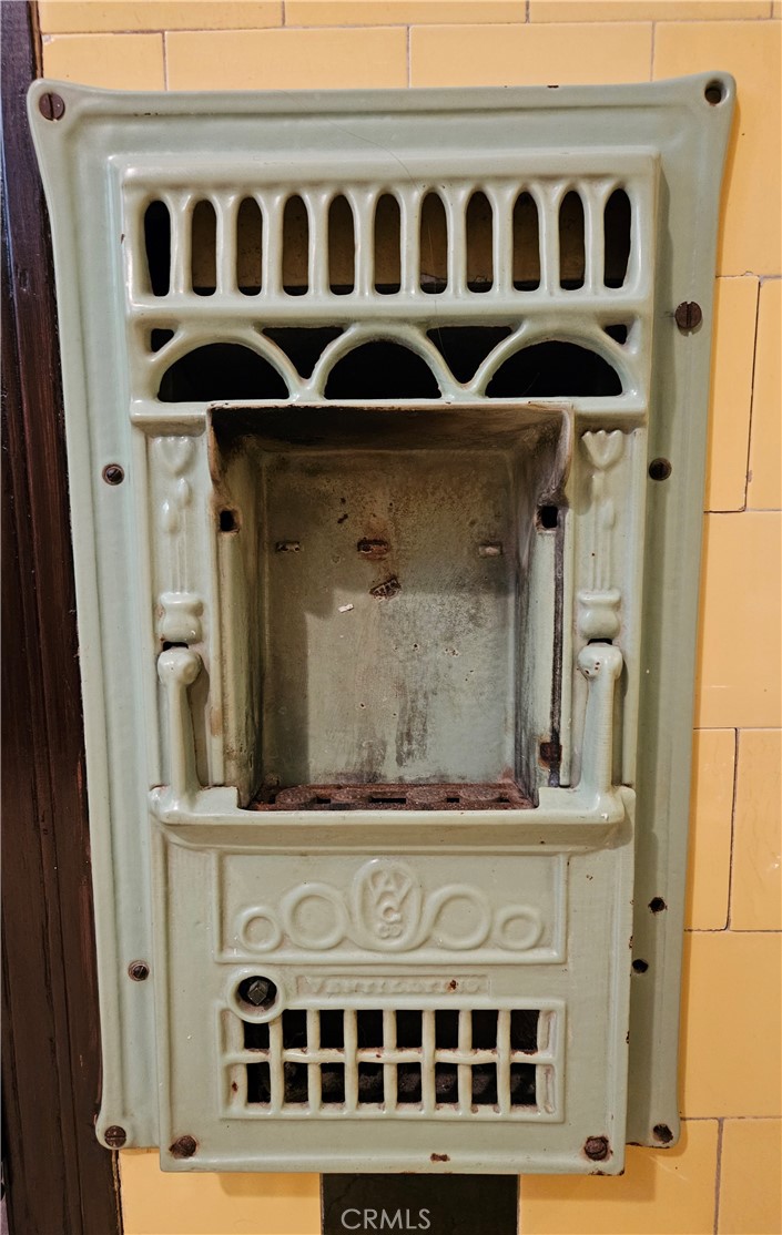 2824 Chestnut Avenue Long Beach, CA 90806 - Photo 27 of 46 original bathroom heater, no longer in use