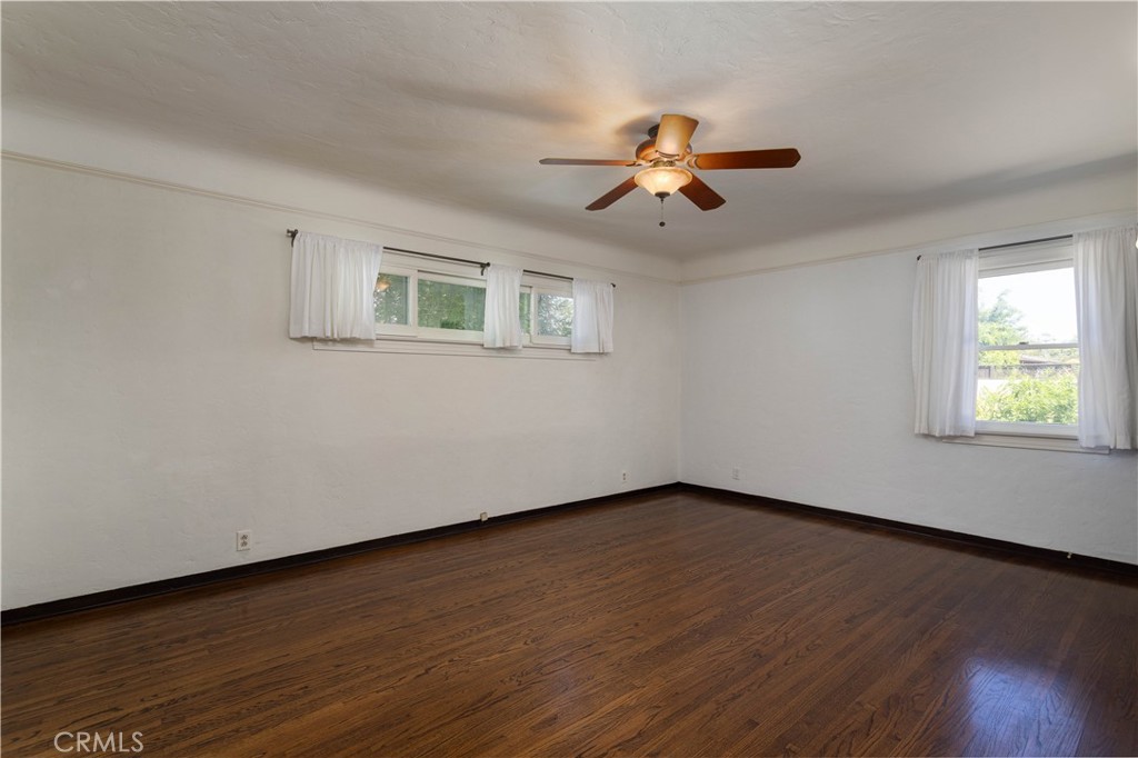 2824 Chestnut Avenue Long Beach, CA 90806 - Photo 29 of 46 2nd bedroom: very large bedroom