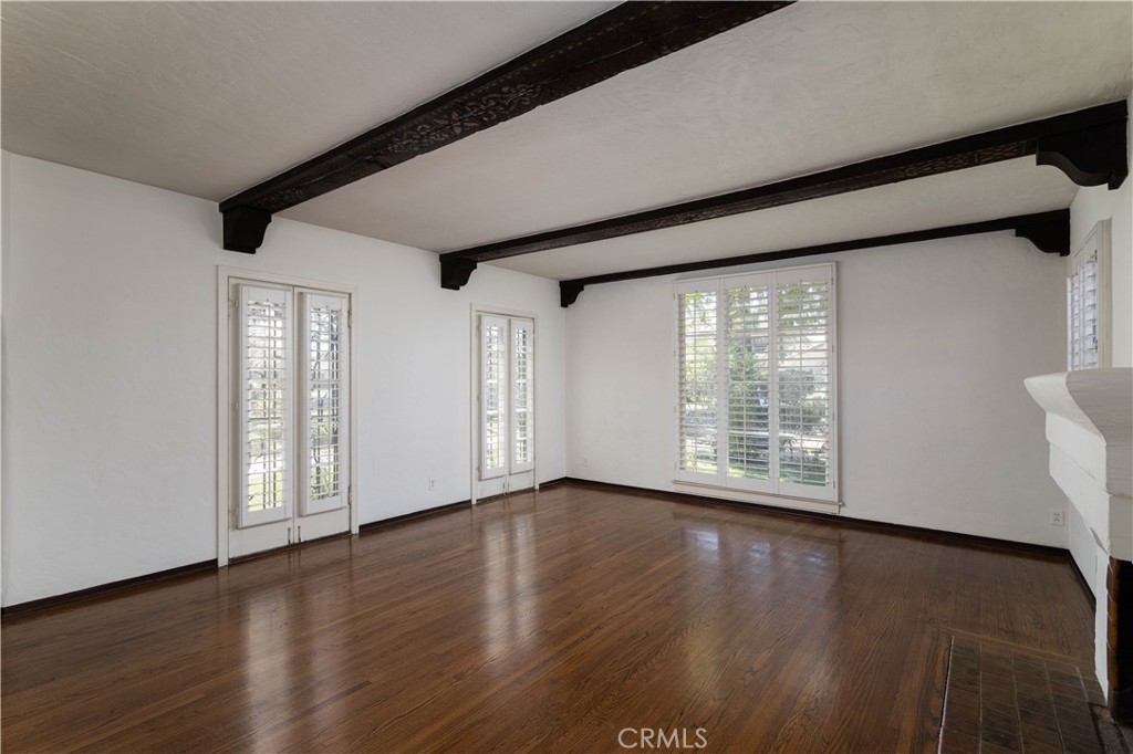 2824 Chestnut Avenue Long Beach, CA 90806 - Photo 6 of 46 Living room