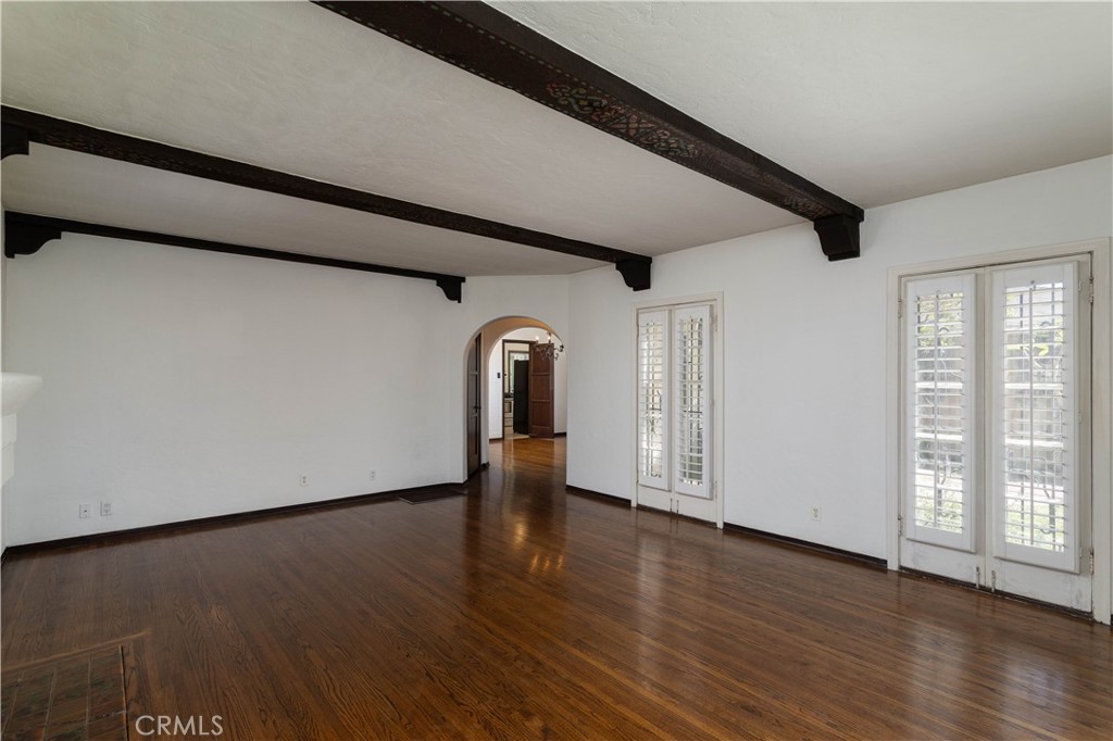 2824 Chestnut Avenue Long Beach, CA 90806 - Photo 7 of 46 Living room, view towards dining room