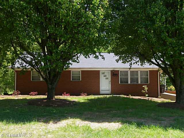 369 Robbins Road Winston-Salem, NC 27107 - Photo 1 of 14 Exterior Front.