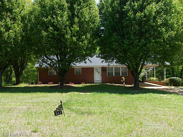 369 Robbins Road Winston-Salem, NC 27107 - Photo 2 of 14 Exterior Front.