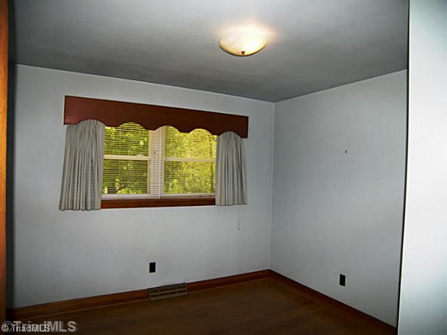 369 Robbins Road Winston-Salem, NC 27107 - Photo 12 of 14 1st Bedroom.