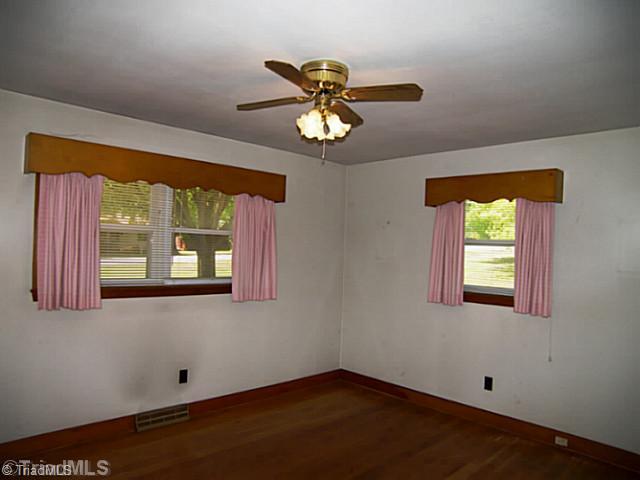 369 Robbins Road Winston-Salem, NC 27107 - Photo 14 of 14 3rd Bedroom.