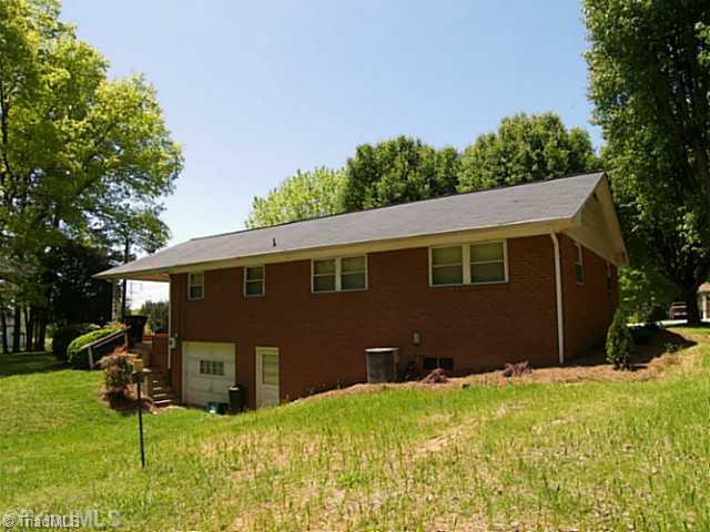 369 Robbins Road Winston-Salem, NC 27107 - Photo 4 of 14 Exterior Back.