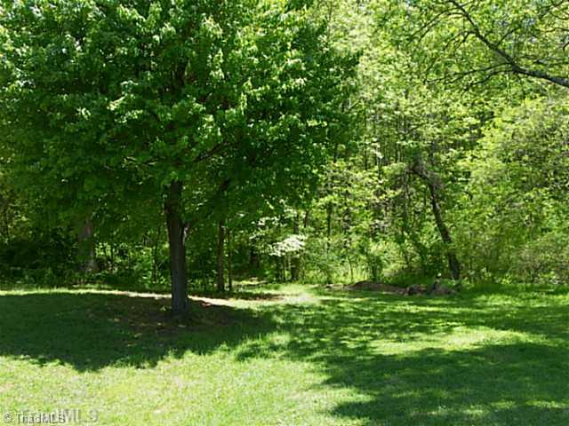 369 Robbins Road Winston-Salem, NC 27107 - Photo 5 of 14 Exterior Back.