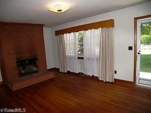 369 Robbins Road Winston-Salem, NC 27107 - Photo 7 of 14 Living Room.