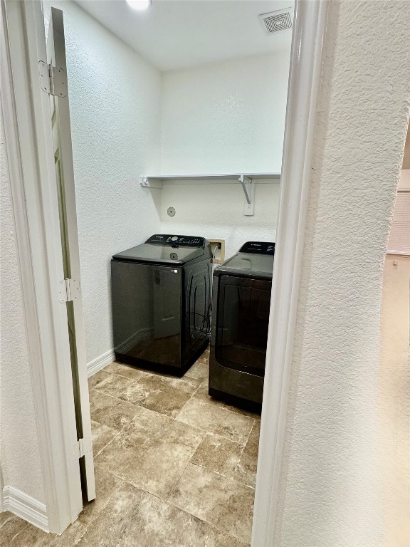 21424 Quail Point Lane Porter, TX 77365 - Photo 18 of 49 a view of walk in closet