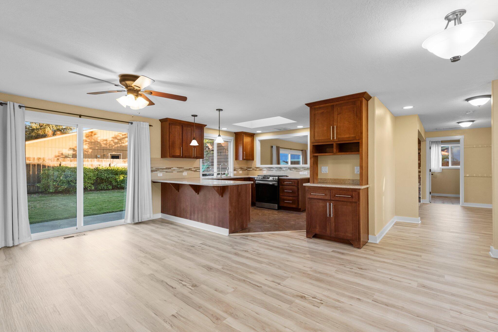 2894 Aldersgate Road Medford, OR 97504 - Photo 12 of 27 14-web-or-mls-WCIL0040