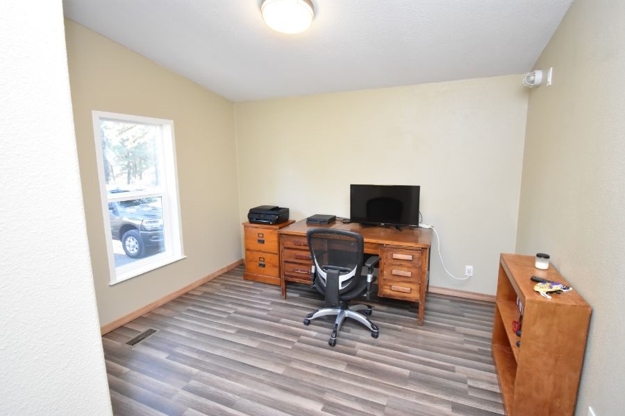 27305 West Tucker Prairie Road Cheney, WA 99004 - Photo 19 of 33