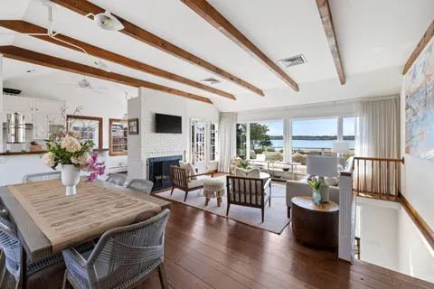 $5,350,000 | 11 East Harbor Drive, Sag Harbor, NY 11963