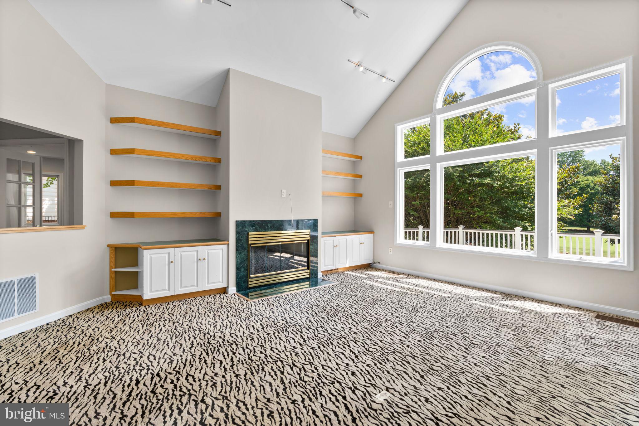 11300 Ridermark Row Columbia, MD 21044 - Photo 23 of 81 Great Room