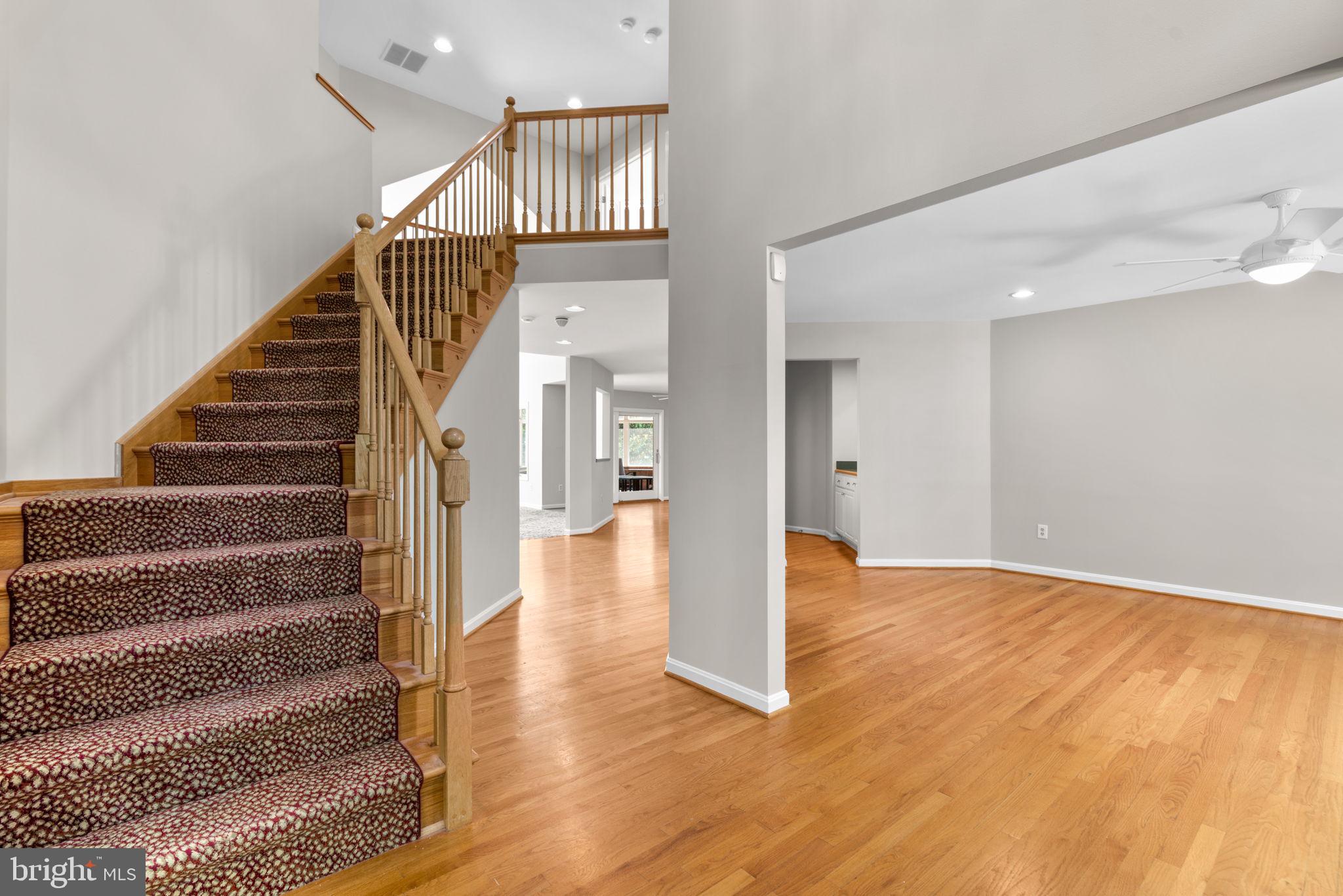 11300 Ridermark Row Columbia, MD 21044 - Photo 3 of 81 Foyer