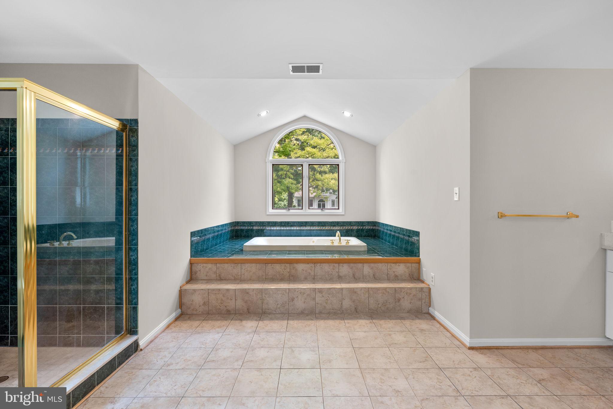 11300 Ridermark Row Columbia, MD 21044 - Photo 38 of 81 En Suite Bath