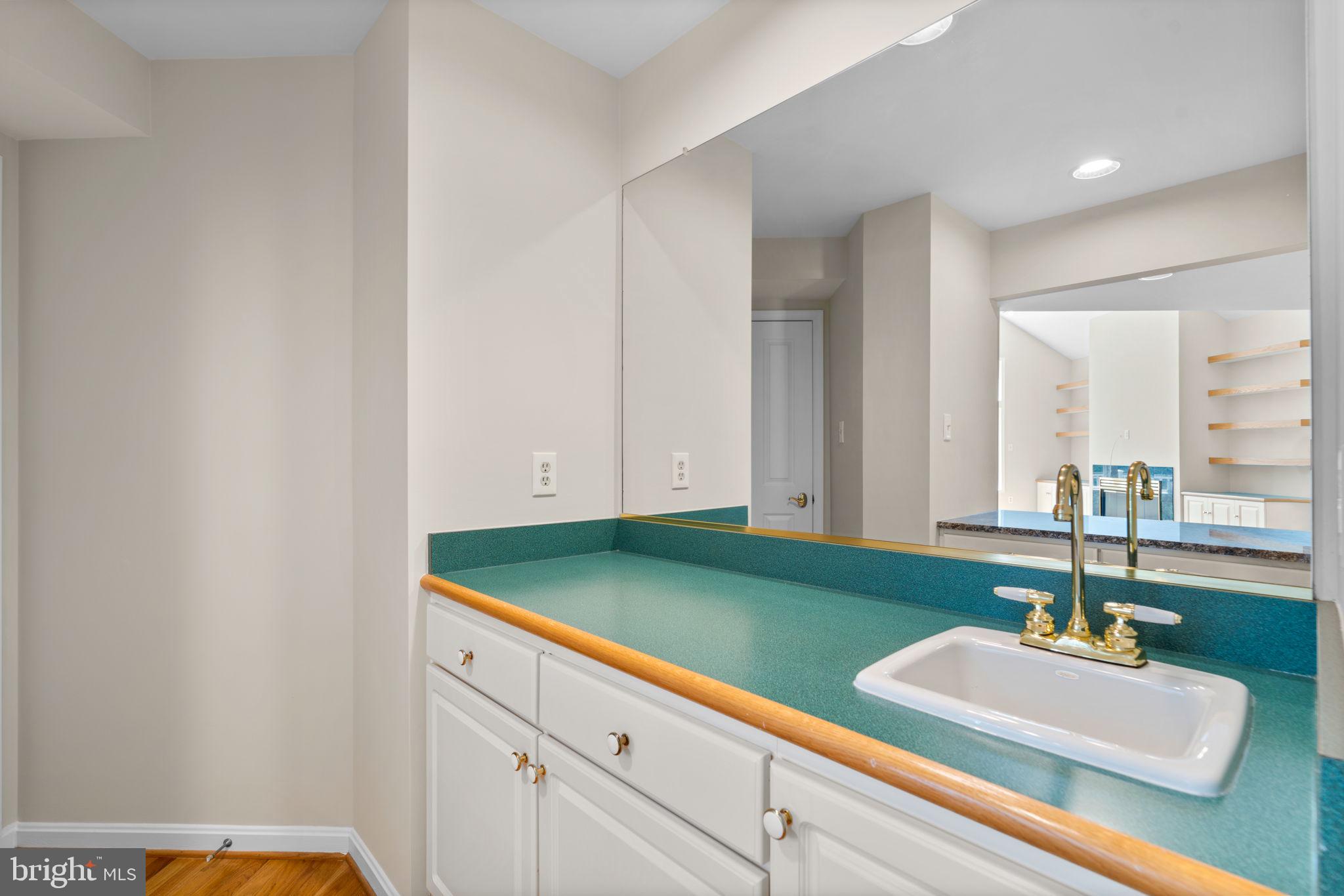 11300 Ridermark Row Columbia, MD 21044 - Photo 9 of 81 Serving Bar