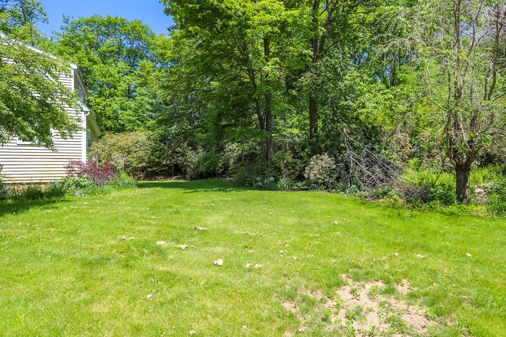 27 Mayo Road Hubbardston, MA 01452 - Photo 6 of 29 Gallery Image 6